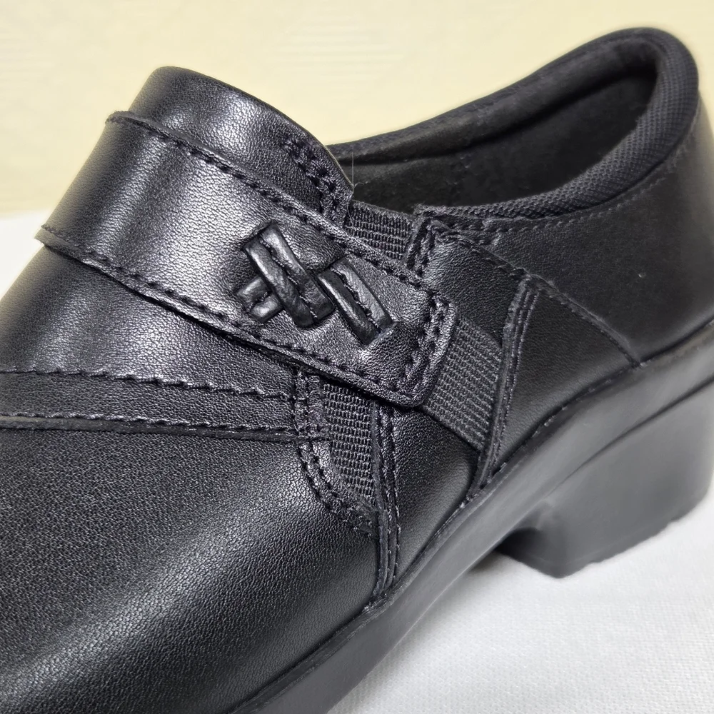 NWOT Clarks Women's Angie Pearl Slip-On Shoes Size-6